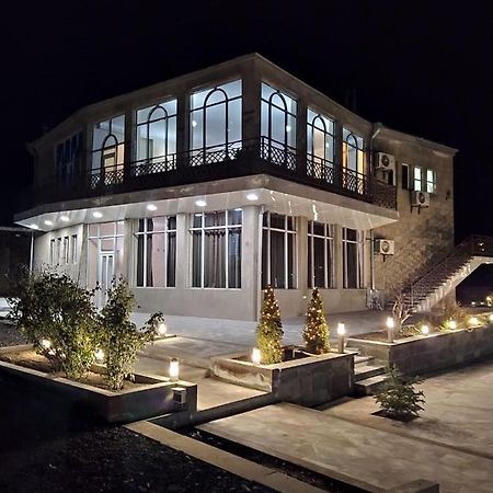 Yolyans Hotel Goris Esterno foto