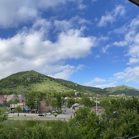 Yolyans Hotel Goris Esterno foto